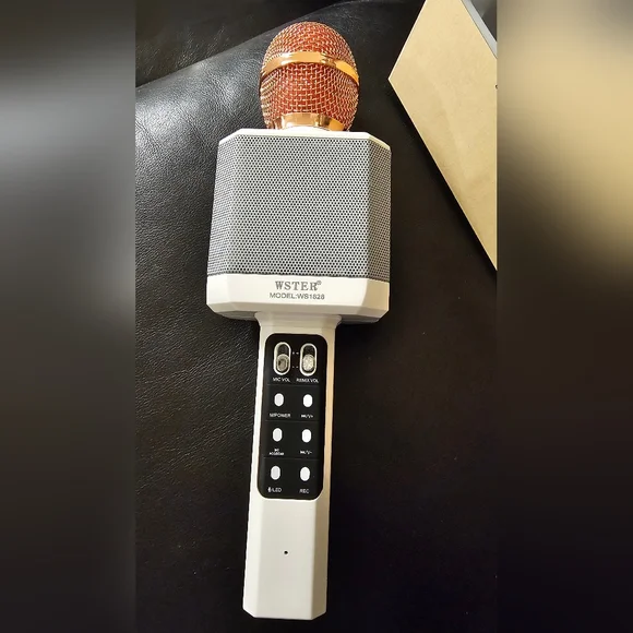 Wireless Karaoke Microphone Bluetooth Brand New in Box White with Rose Hold - Picture 7 of 10